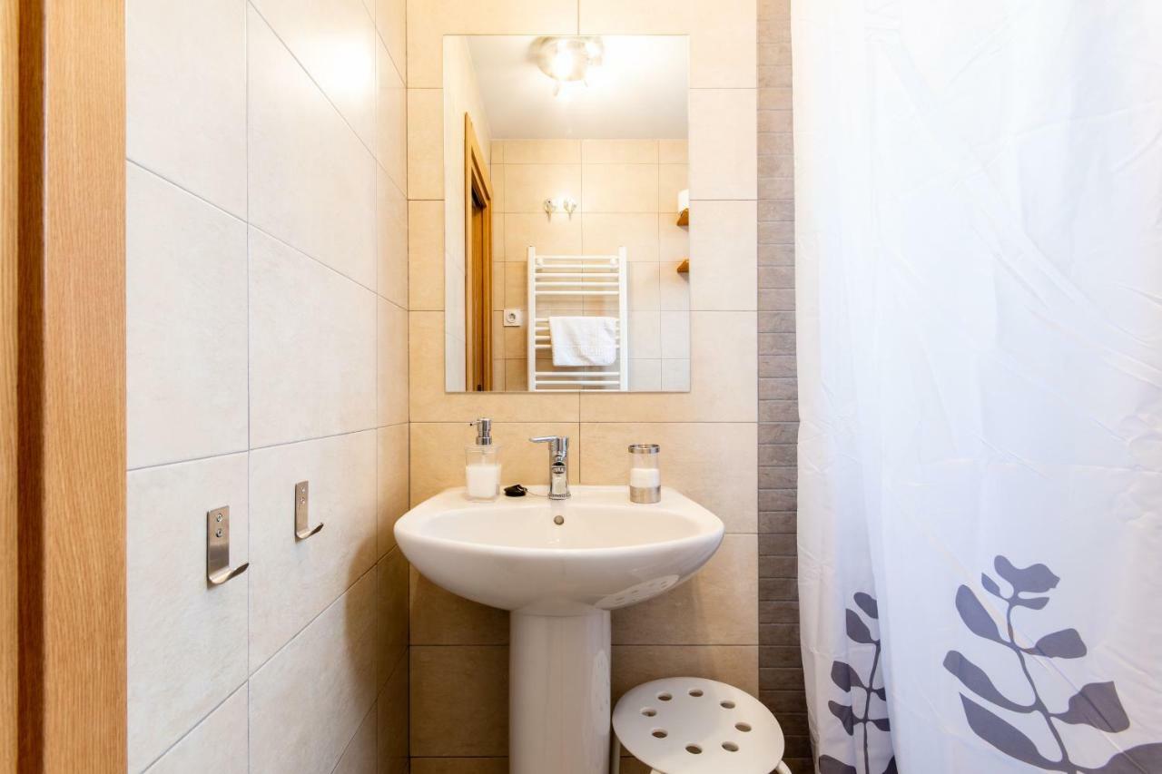 1 Habitacion Apartamento Temporada Lucero Madrid Exteriér fotografie